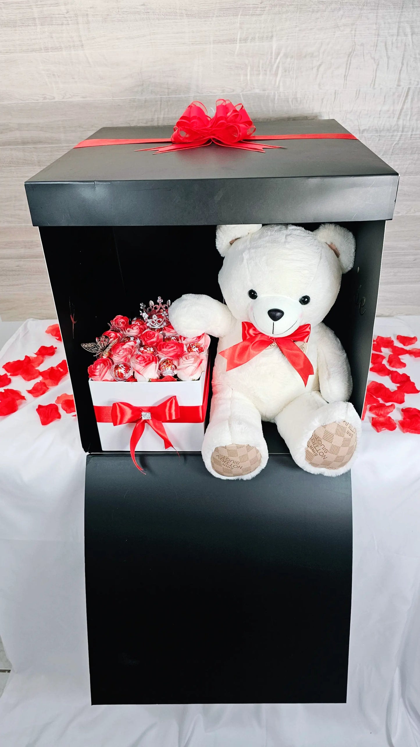 Cuddly Surprise Gift Box - Amor in a Box