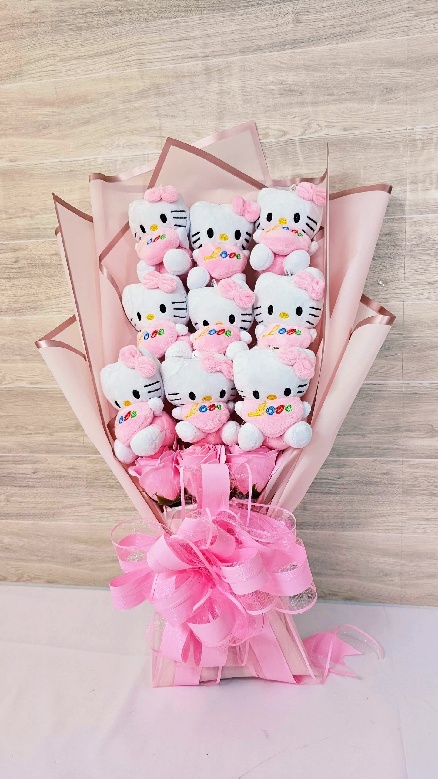 Hello Kitty Plush Bouquet - Amor in a Box